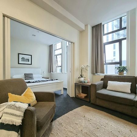 Urban Deco Apartment On Queen Street オークランド 部屋 写真