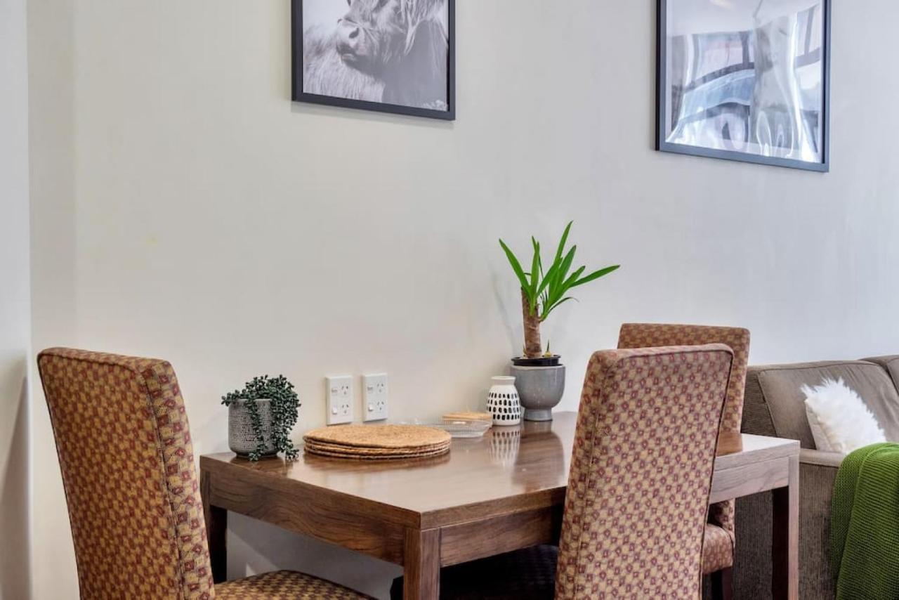 Urban Deco Apartment On Queen Street オークランド エクステリア 写真