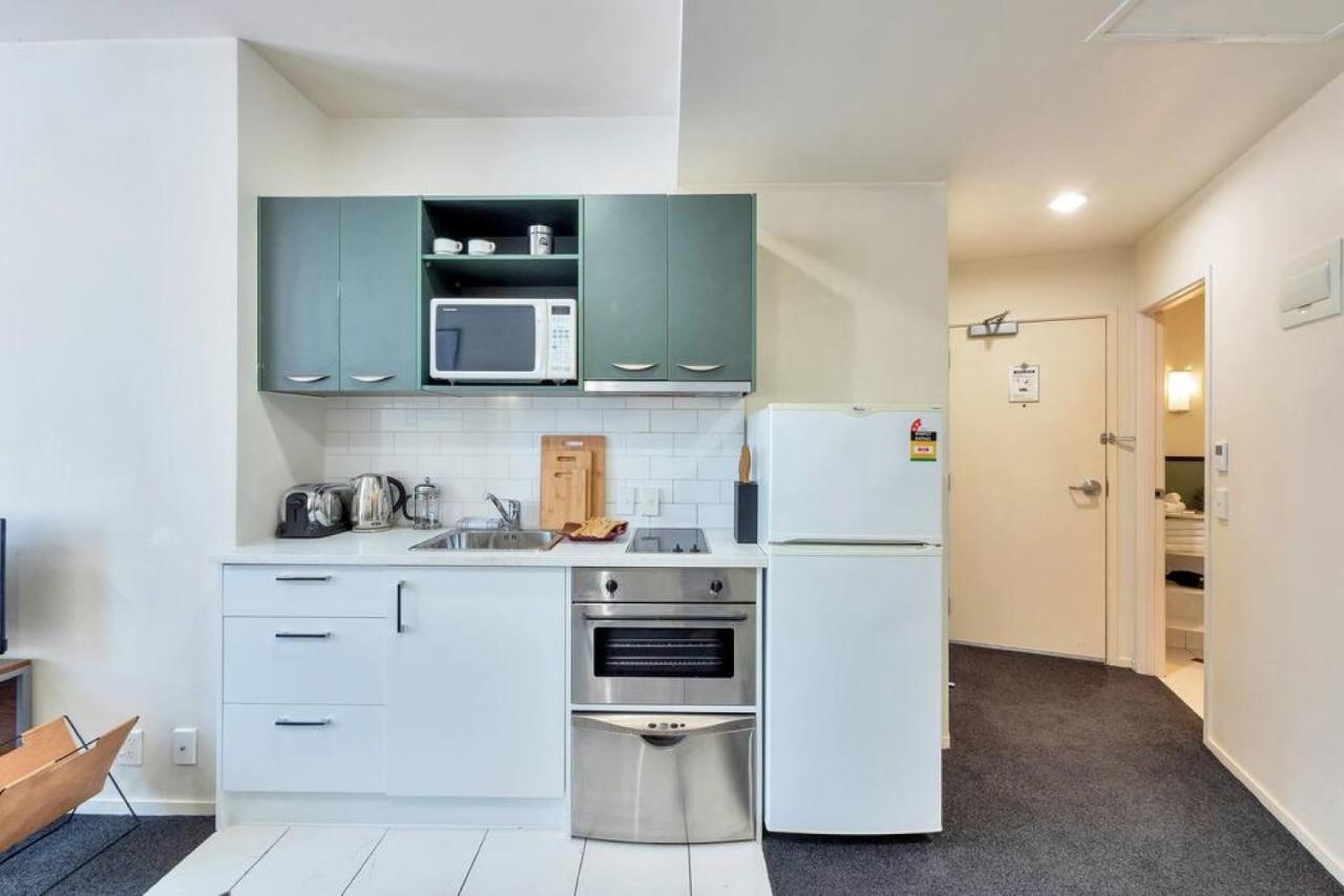 Urban Deco Apartment On Queen Street オークランド エクステリア 写真