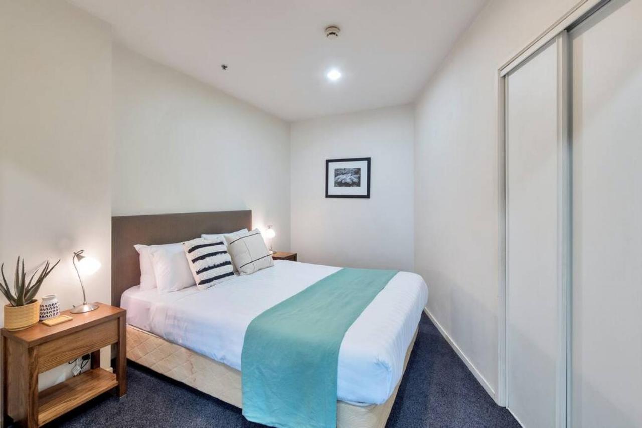 Urban Deco Apartment On Queen Street オークランド エクステリア 写真