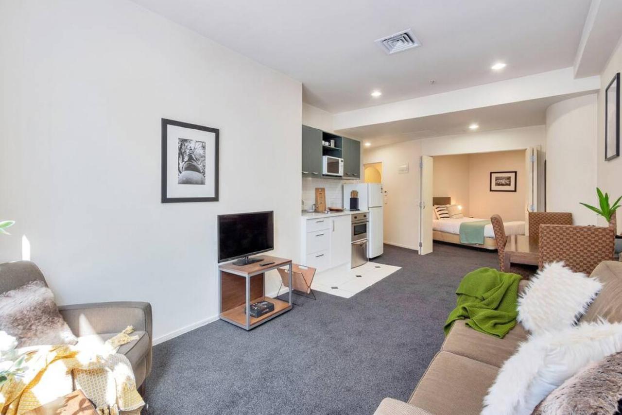 Urban Deco Apartment On Queen Street オークランド エクステリア 写真