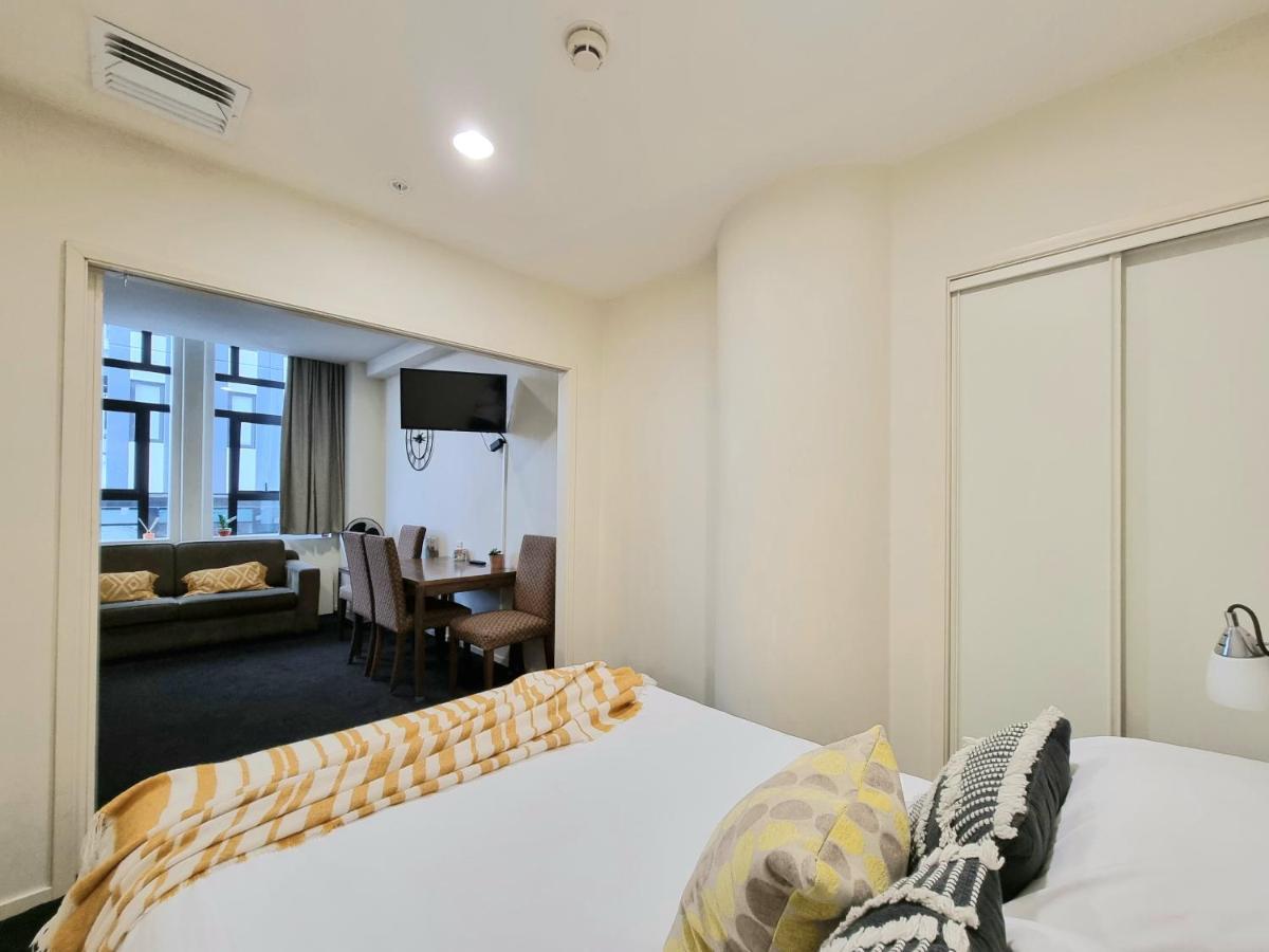 Urban Deco Apartment On Queen Street オークランド 部屋 写真