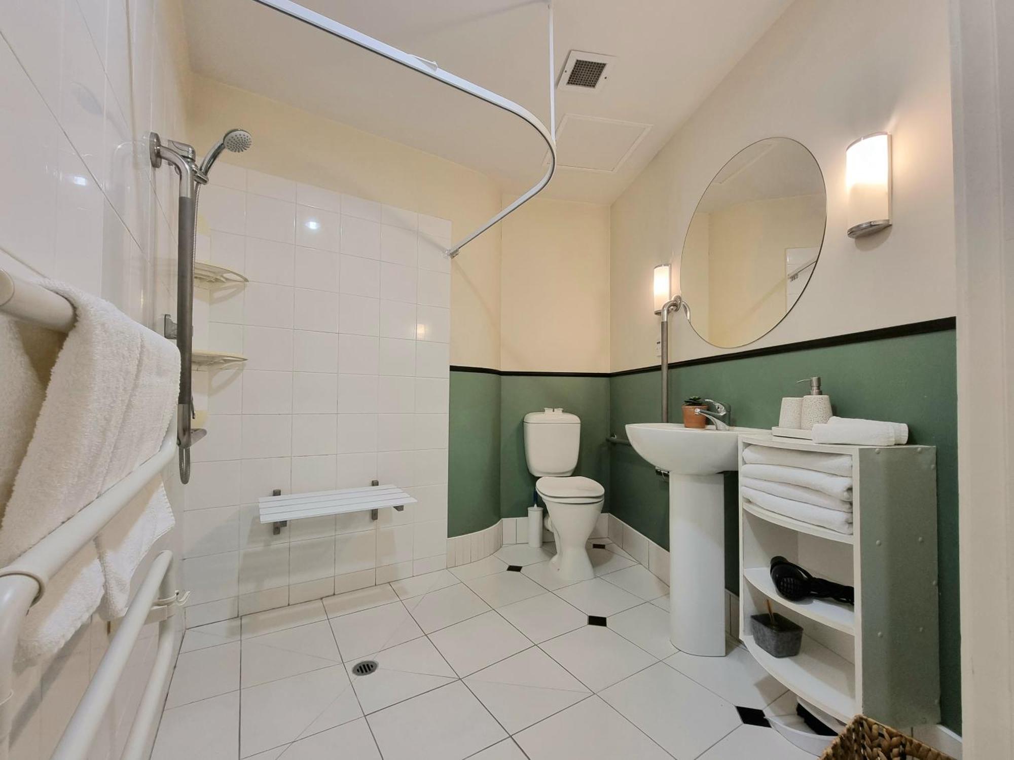Urban Deco Apartment On Queen Street オークランド 部屋 写真