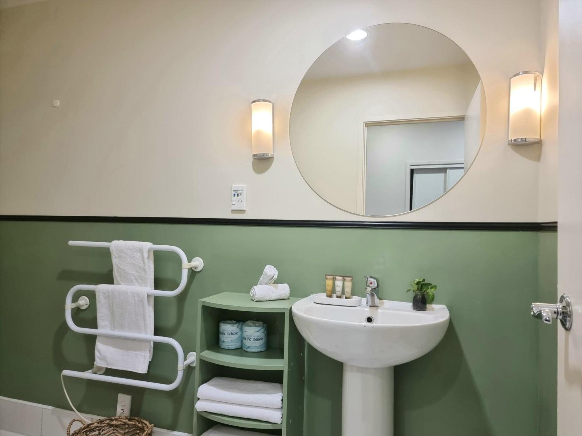 Urban Deco Apartment On Queen Street オークランド 部屋 写真