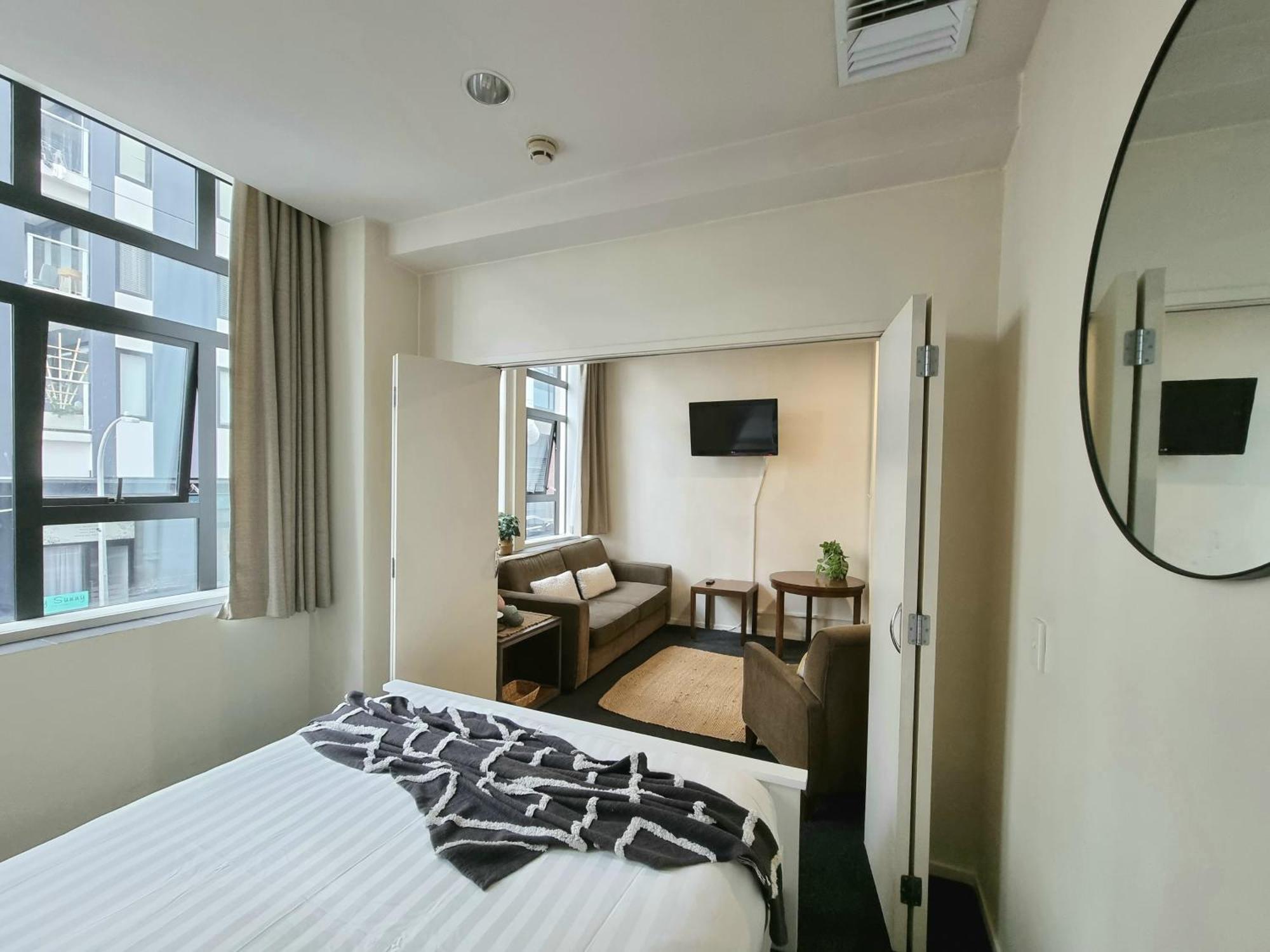 Urban Deco Apartment On Queen Street オークランド 部屋 写真