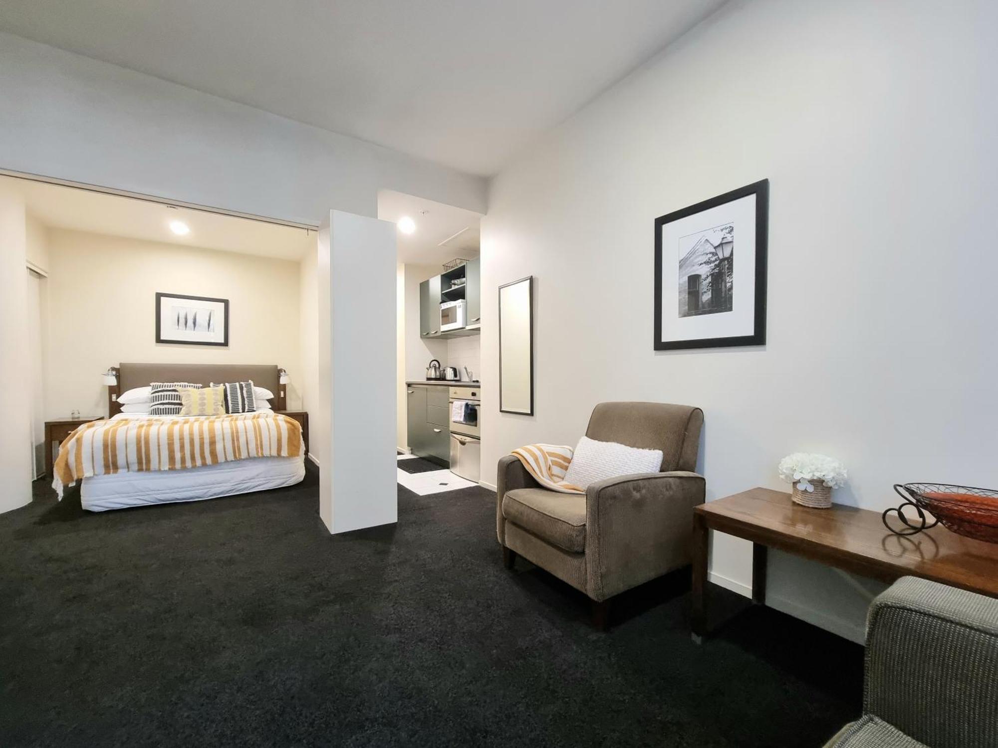 Urban Deco Apartment On Queen Street オークランド 部屋 写真