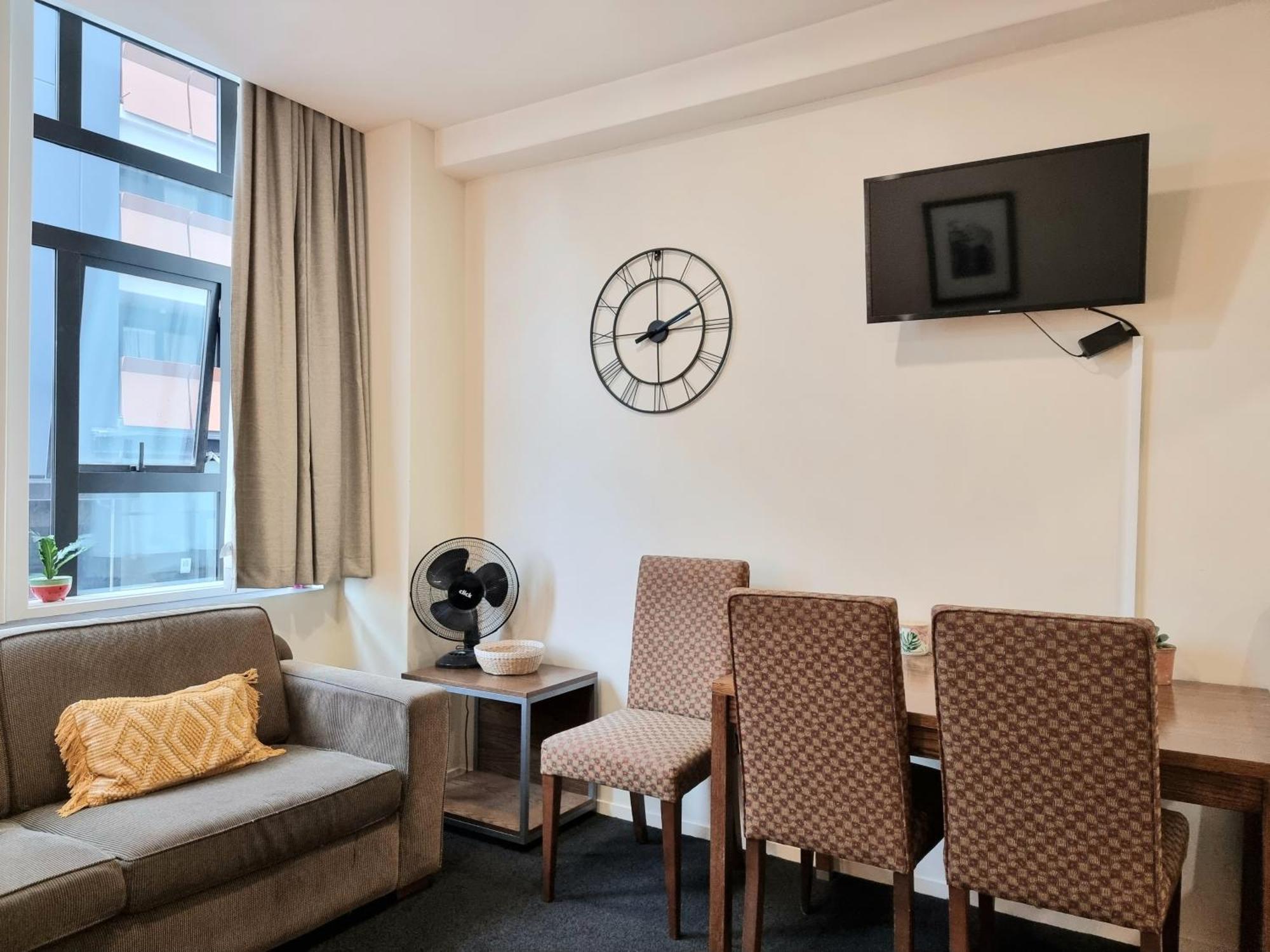 Urban Deco Apartment On Queen Street オークランド 部屋 写真
